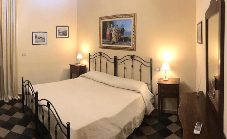 Ninfadea Appartament And Rooms Syracuse Bagian luar foto